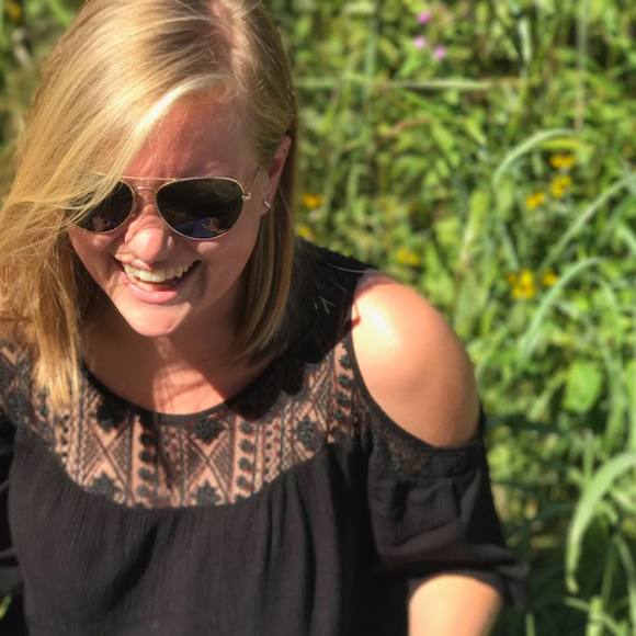 Meet your Posher, Abby - Picture 1 of 1